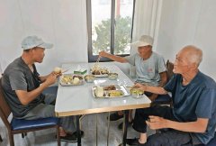 <b><b>王佳声王耀）王家庄街道党工委刘海波也帮着出</b></b>